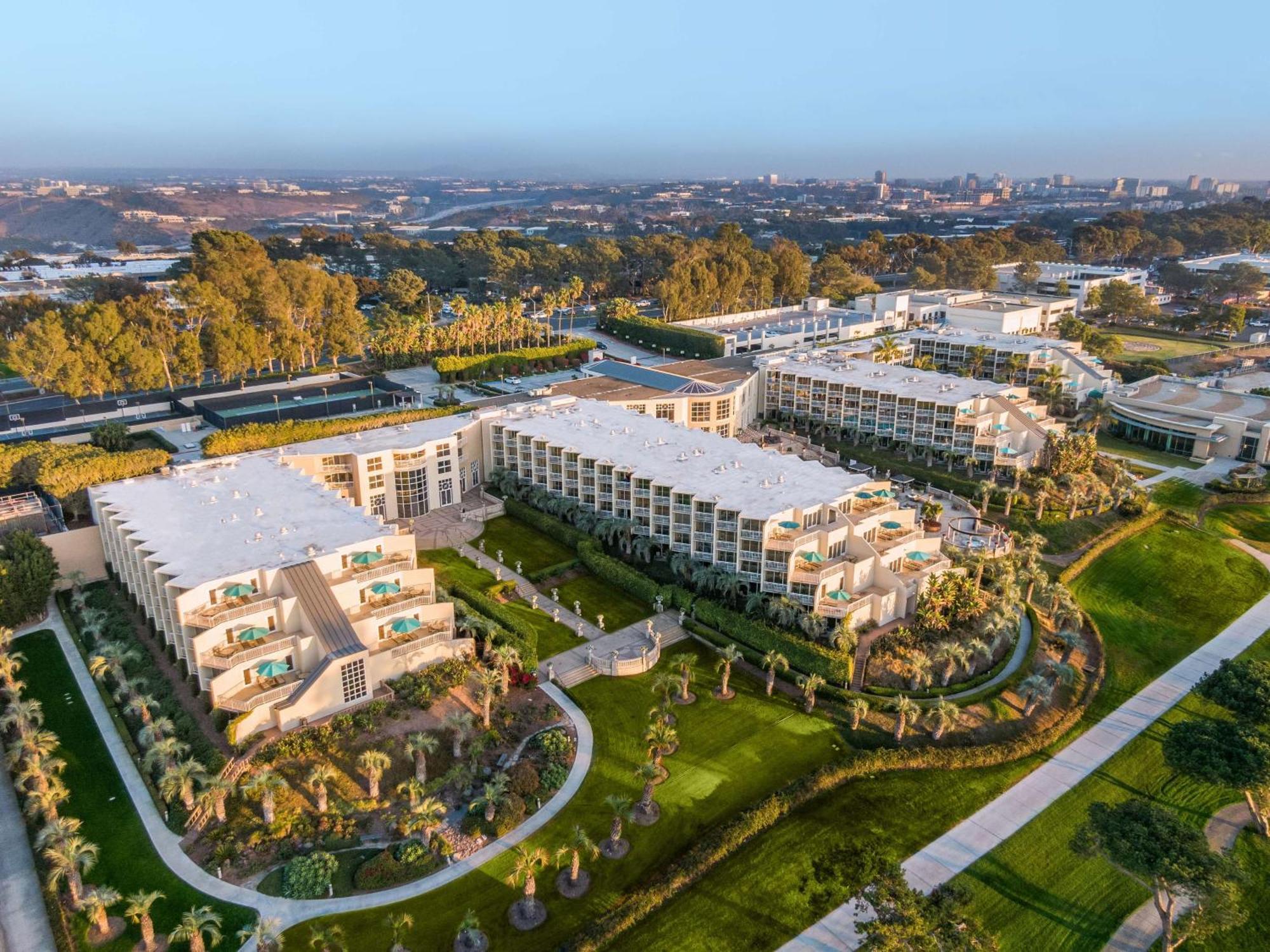 Отель Hilton La Jolla Torrey Pines Сан-Диего Экстерьер фото