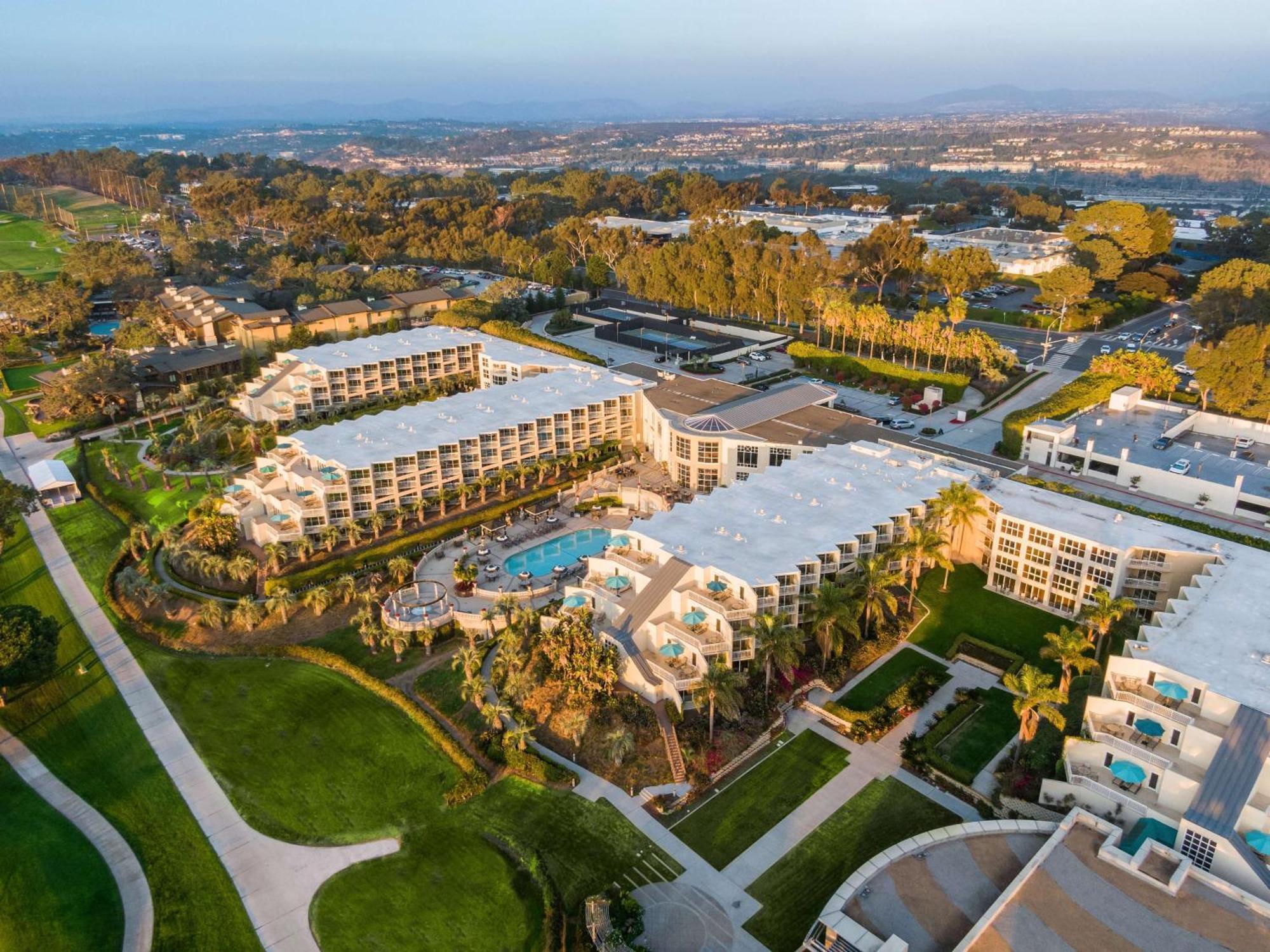 Отель Hilton La Jolla Torrey Pines Сан-Диего Экстерьер фото