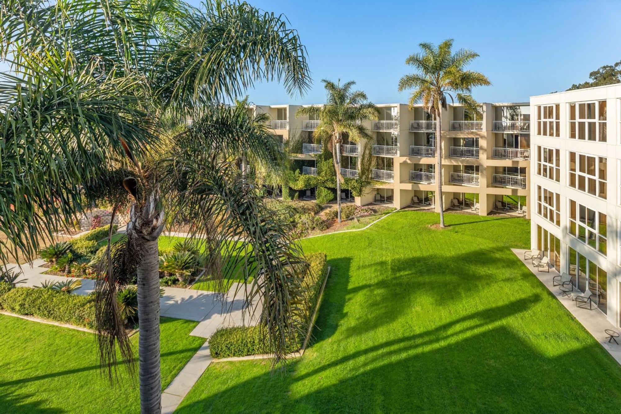 Отель Hilton La Jolla Torrey Pines Сан-Диего Экстерьер фото